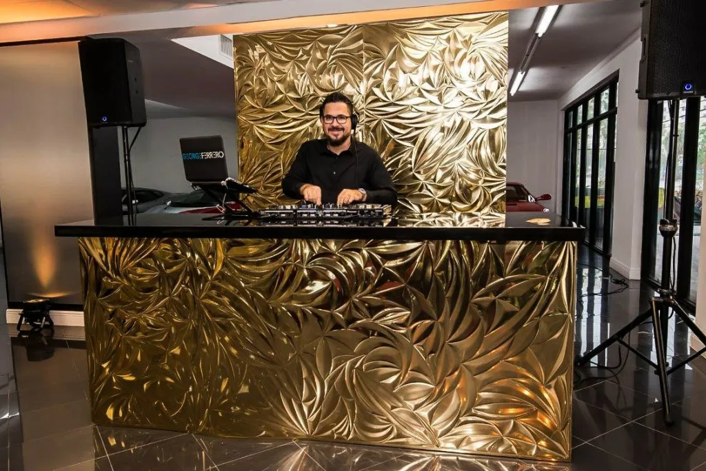 Gold Mirrored Petal DJ Booth w/Black Top